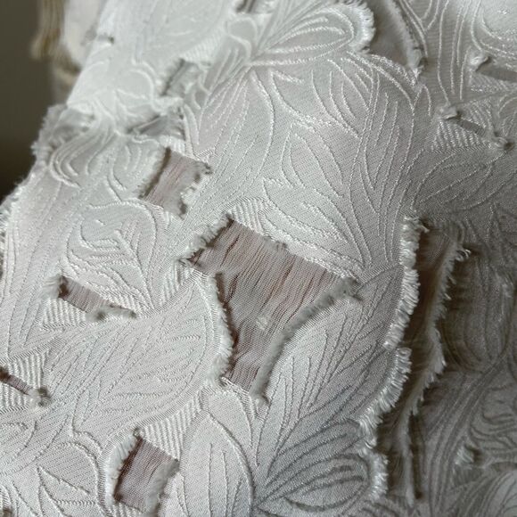 H&M Ivory Burnout Floral Top Size 6 - Picture 5 of 7